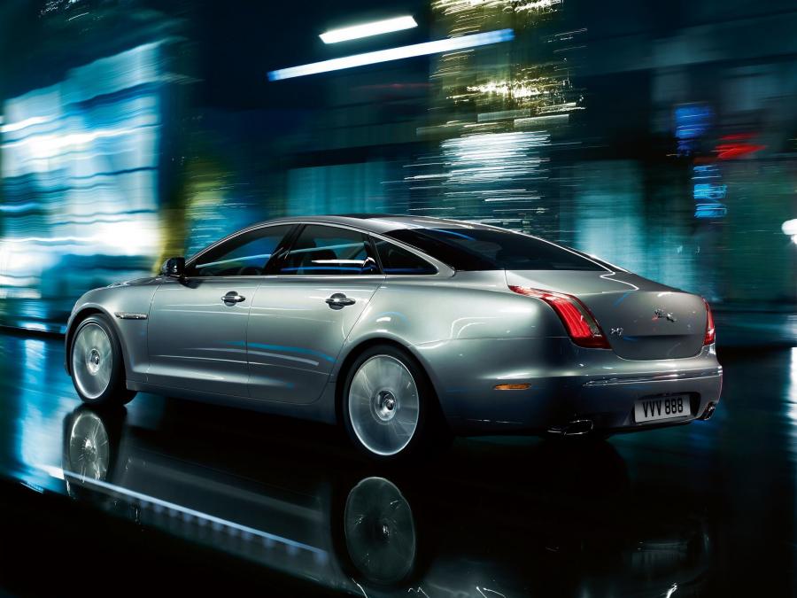  Jaguar XJ 2009 года  (фото 23 из 142)